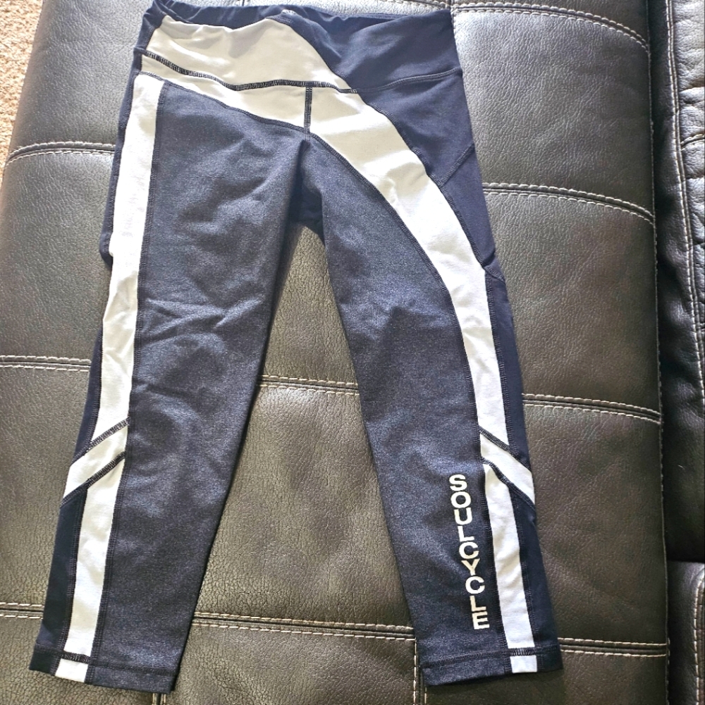 Soulcycle Capri Black Gray White Size Medium In